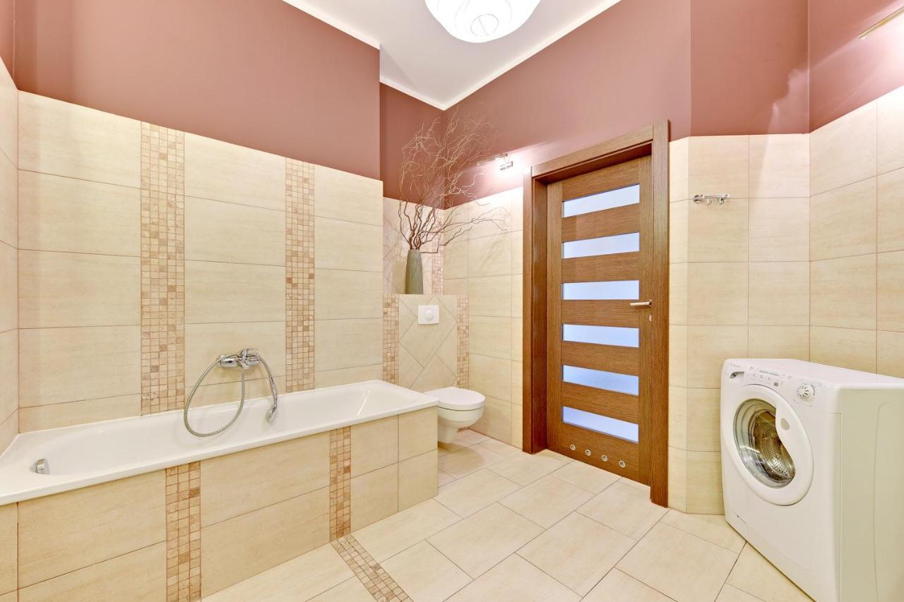 Grand Apartments - Neptun Park Sunny 2 Bedrooms Apartment Гданск Екстериор снимка